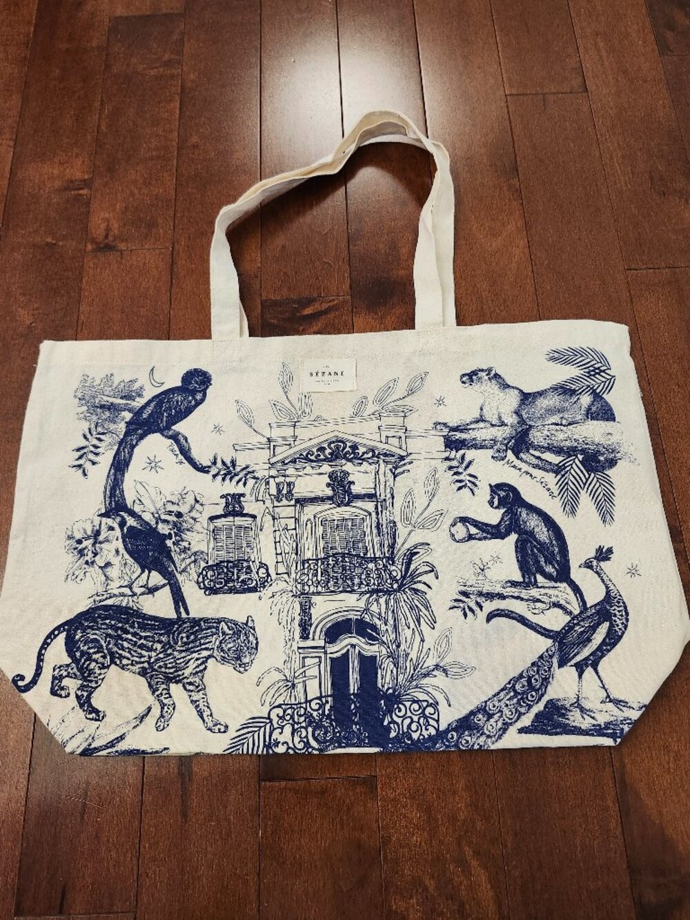 Sezane Paraiso canvas tote bag featuring a jungle scene